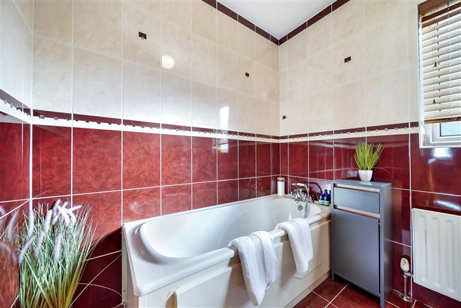 53 Harmony Hill, Letterkenny, Donegal