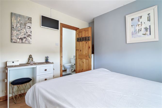 53 Harmony Hill, Letterkenny, Donegal