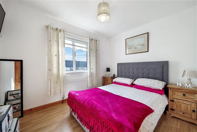 53 Harmony Hill, Letterkenny, Donegal