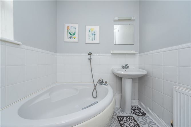 32 The Court, Newtown Manor, Kill, Co. Kildare