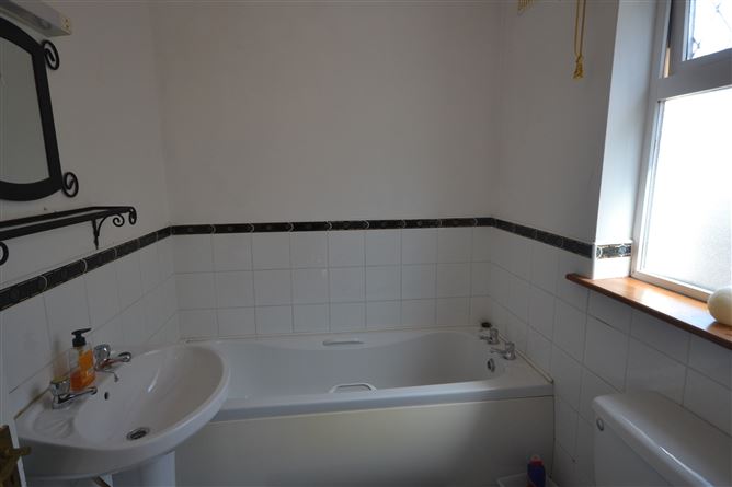 26 Castlelost Vale, Rochfortbridge, Westmeath