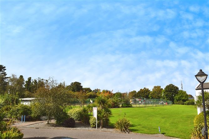 8 Carleton Village, Golf Links Road, Youghal, Cork