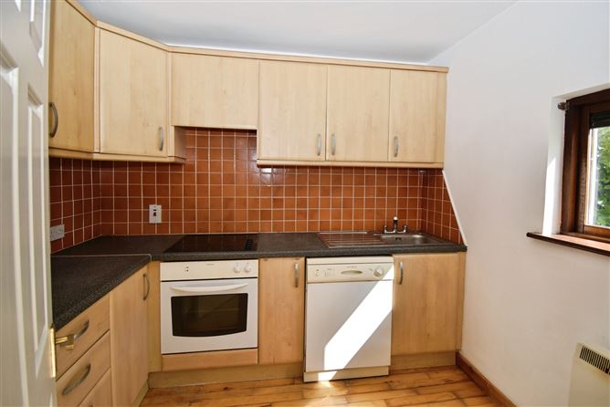 8 Carleton Village, Golf Links Road, Youghal, Cork