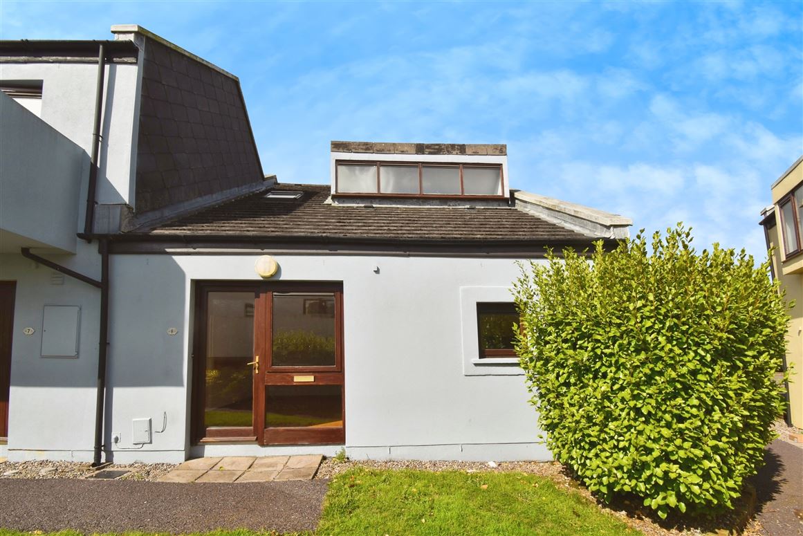 8 Carleton Village, Golf Links Road, Youghal, Cork