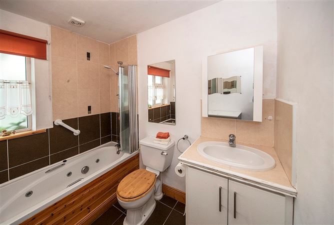 25 The Comeraghs, Stradbally, Waterford