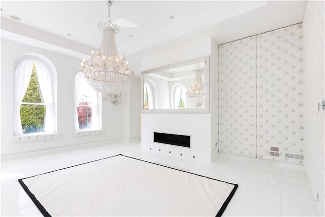 Apartment 3, Holyrood Castle, Holyrood Park, Sandymount, Dublin 4