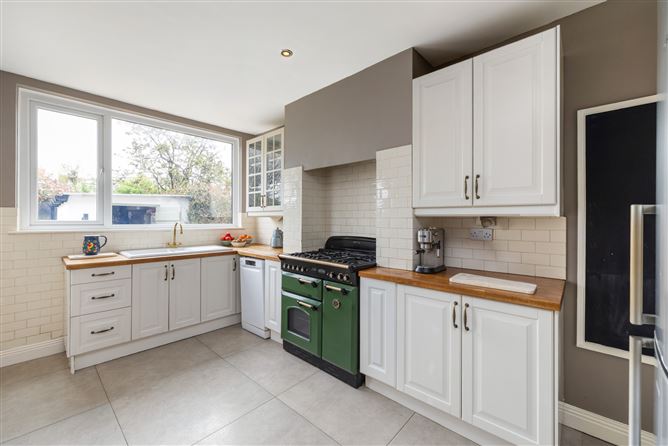 467 Collins Avenue West, Whitehall, Dublin 9