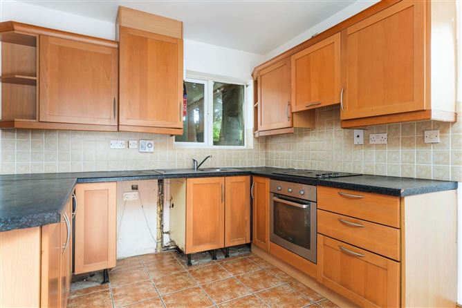 https://photos-a.propertyimages.ie/media/3/4/5/5004543/327c0c94-ff3b-4419-b10b-e3fda56c798b_l.jpg