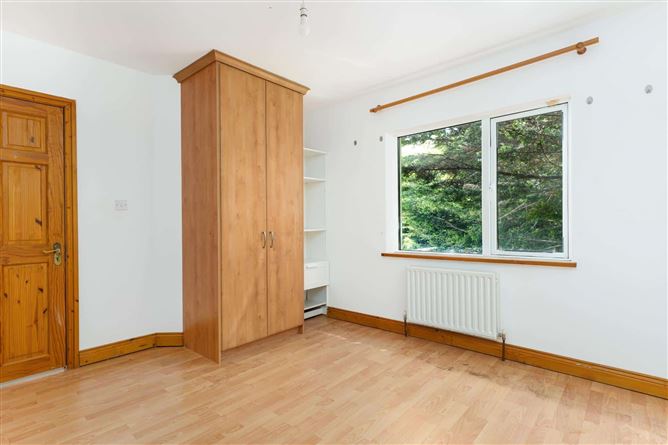 https://photos-a.propertyimages.ie/media/3/4/5/5004543/327c0c94-ff3b-4419-b10b-e3fda56c798b_l.jpg