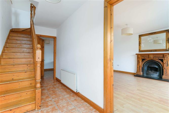 https://photos-a.propertyimages.ie/media/3/4/5/5004543/327c0c94-ff3b-4419-b10b-e3fda56c798b_l.jpg