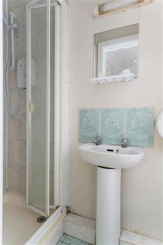 https://photos-a.propertyimages.ie/media/3/4/5/5004543/327c0c94-ff3b-4419-b10b-e3fda56c798b_l.jpg