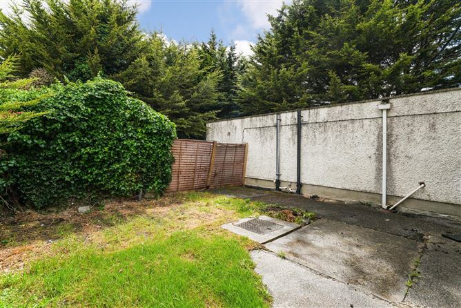 https://photos-a.propertyimages.ie/media/3/4/5/5004543/327c0c94-ff3b-4419-b10b-e3fda56c798b_l.jpg
