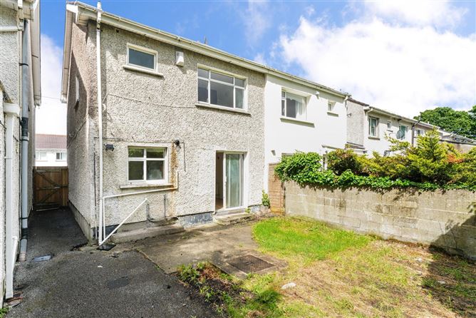 https://photos-a.propertyimages.ie/media/3/4/5/5004543/327c0c94-ff3b-4419-b10b-e3fda56c798b_l.jpg