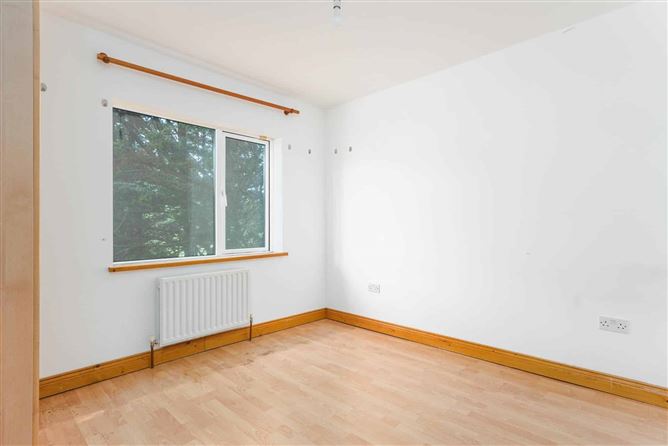 https://photos-a.propertyimages.ie/media/3/4/5/5004543/327c0c94-ff3b-4419-b10b-e3fda56c798b_l.jpg