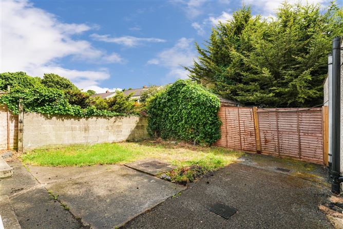 https://photos-a.propertyimages.ie/media/3/4/5/5004543/327c0c94-ff3b-4419-b10b-e3fda56c798b_l.jpg