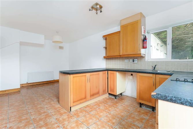 https://photos-a.propertyimages.ie/media/3/4/5/5004543/327c0c94-ff3b-4419-b10b-e3fda56c798b_l.jpg