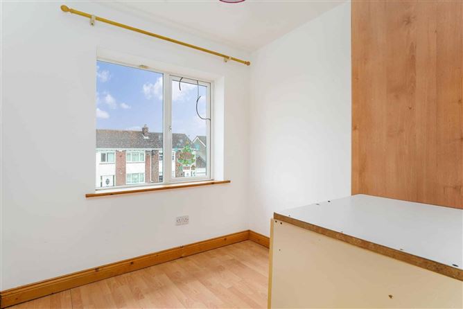 https://photos-a.propertyimages.ie/media/3/4/5/5004543/327c0c94-ff3b-4419-b10b-e3fda56c798b_l.jpg
