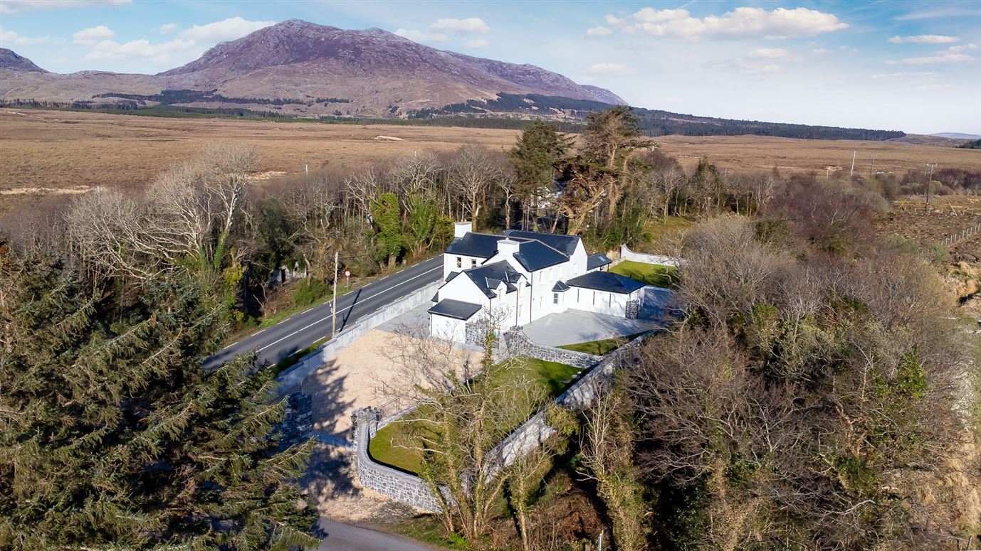 Newly Renovated Caher House, Galway,Vacation Rental in Galway, Ireland
