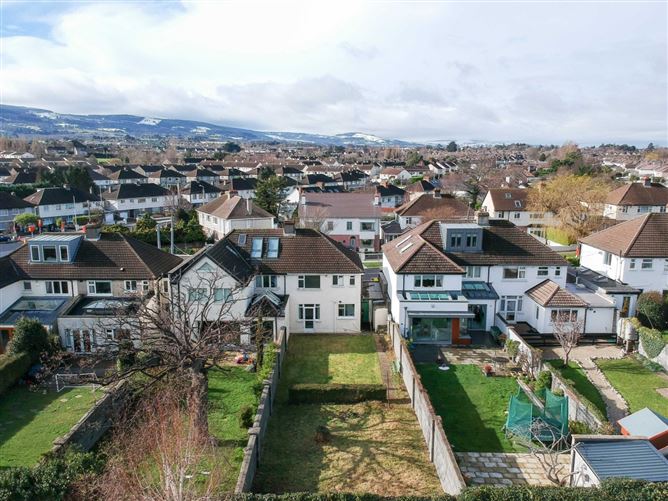 9 South Avenue, Mount Merrion, County Dublin