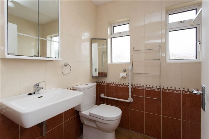 9 South Avenue, Mount Merrion, County Dublin