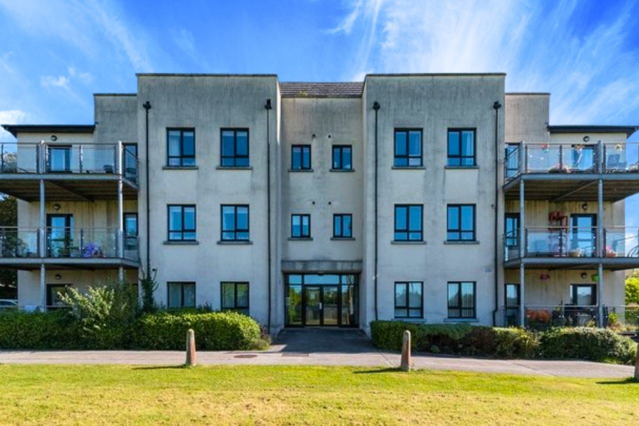 16 Church Lane, Moate, Westmeath
