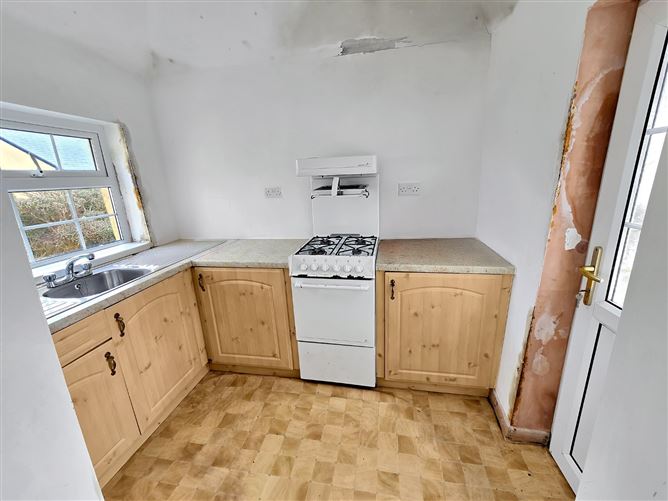 Merton Villa, Merton Square, Kilkee, Co. Clare