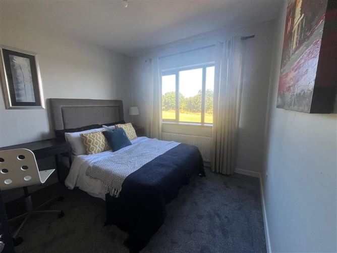 39 Mount Eagle Green, Leopardstown, Dublin 18