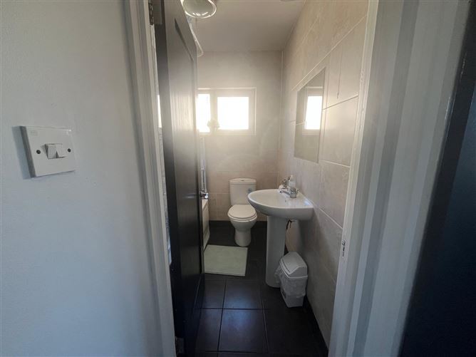 39 Mount Eagle Green, Leopardstown, Dublin 18