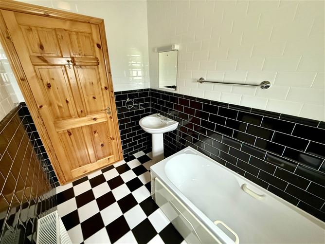 4 Cois Abhainn, Kilmovee, Ballaghaderreen, County Mayo