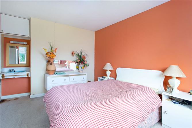 14 Ardeevin Court, Lucan, Dublin