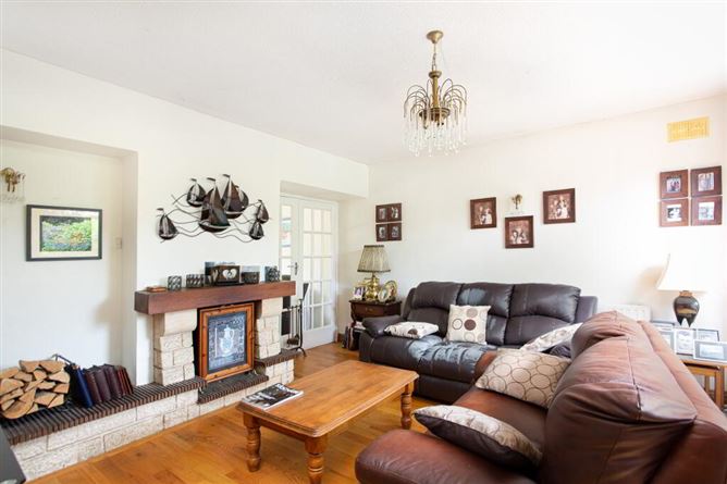 14 Ardeevin Court, Lucan, Dublin
