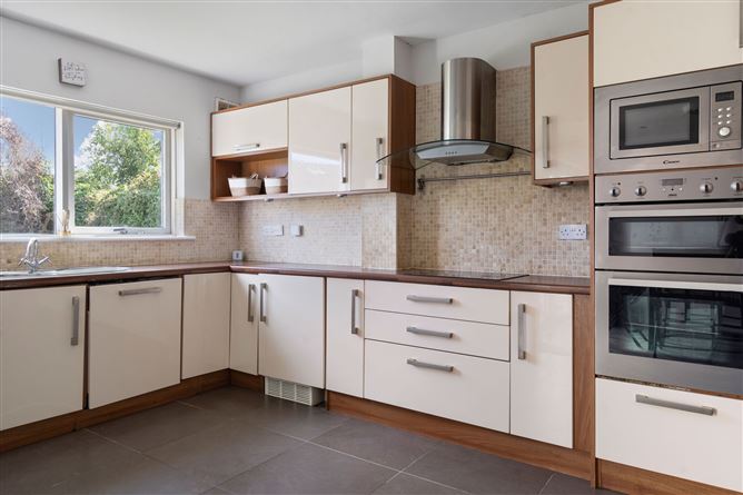 50 Glencairn Lawn, The Gallops, Leopardstown, Dublin 18