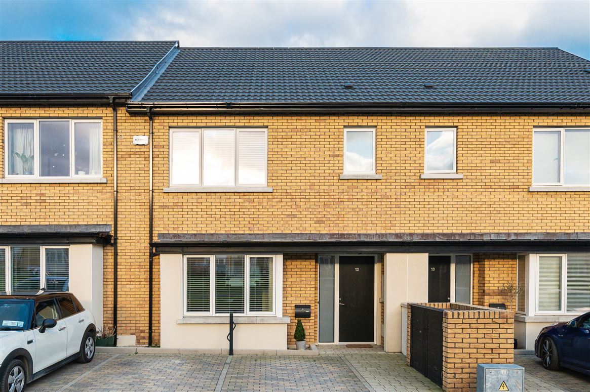 12 Clay Farm Green, Leopardstown, Dublin 18