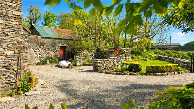 https://photos-a.propertyimages.ie/media/3/4/8/4986843/d84968c3-a31e-4dce-84e1-646f23551560_l.jpg