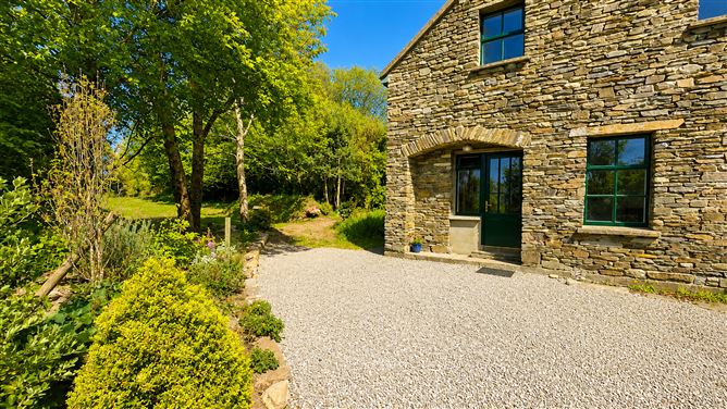 https://photos-a.propertyimages.ie/media/3/4/8/4986843/d84968c3-a31e-4dce-84e1-646f23551560_l.jpg