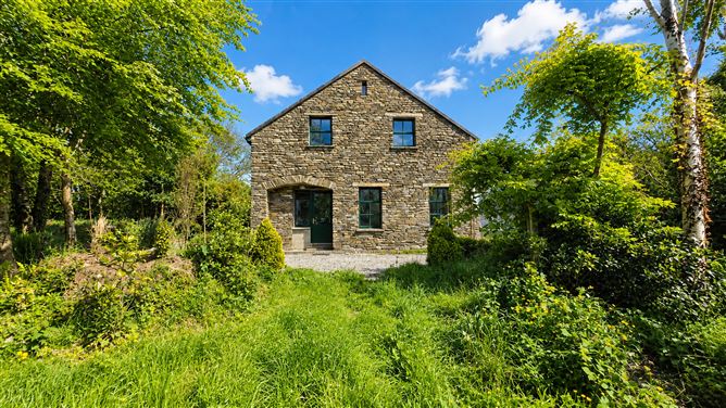 https://photos-a.propertyimages.ie/media/3/4/8/4986843/d84968c3-a31e-4dce-84e1-646f23551560_l.jpg