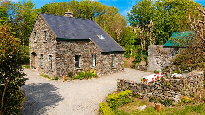https://photos-a.propertyimages.ie/media/3/4/8/4986843/d84968c3-a31e-4dce-84e1-646f23551560_l.jpg