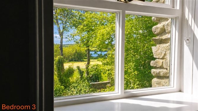 https://photos-a.propertyimages.ie/media/3/4/8/4986843/d84968c3-a31e-4dce-84e1-646f23551560_l.jpg