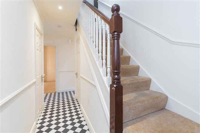 7 Hampton Park, St. Helen's Wood, Booterstown, Dublin