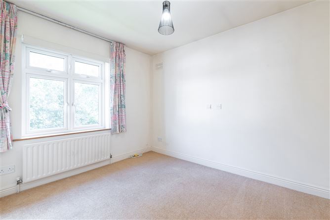 7 Hampton Park, St. Helen's Wood, Booterstown, Dublin