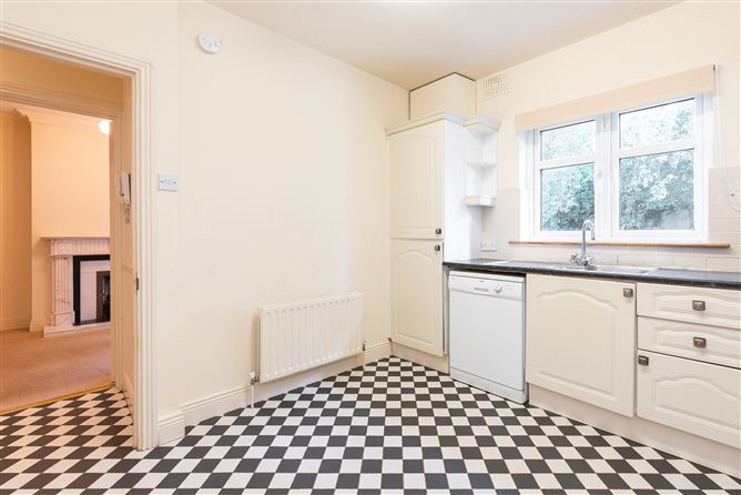 7 Hampton Park, St. Helen's Wood, Booterstown, Dublin