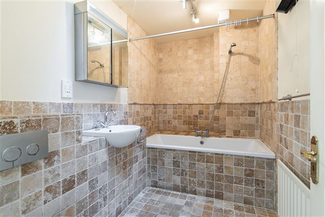 7 Hampton Park, St. Helen's Wood, Booterstown, Dublin