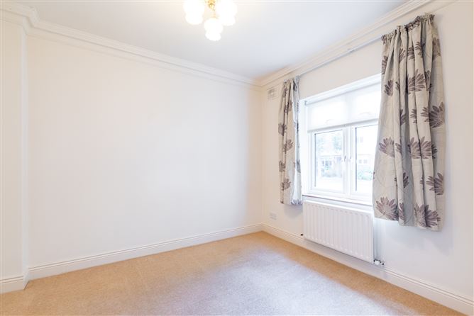 7 Hampton Park, St. Helen's Wood, Booterstown, Dublin