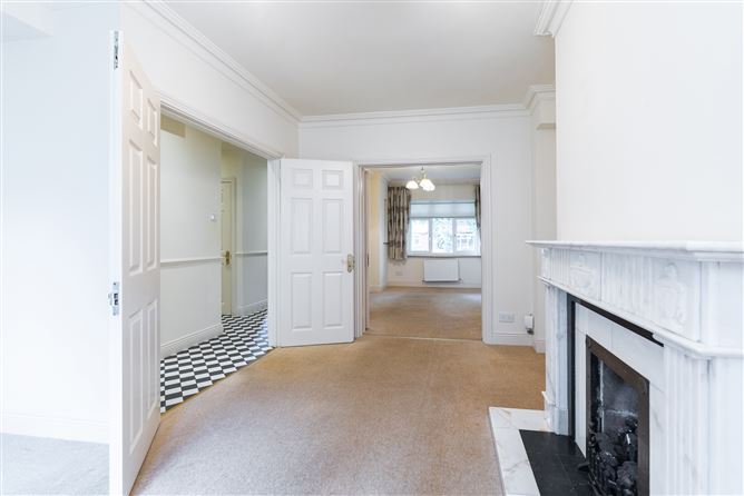 7 Hampton Park, St. Helen's Wood, Booterstown, Dublin