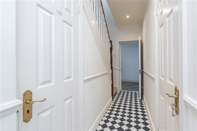 7 Hampton Park, St. Helen's Wood, Booterstown, Dublin