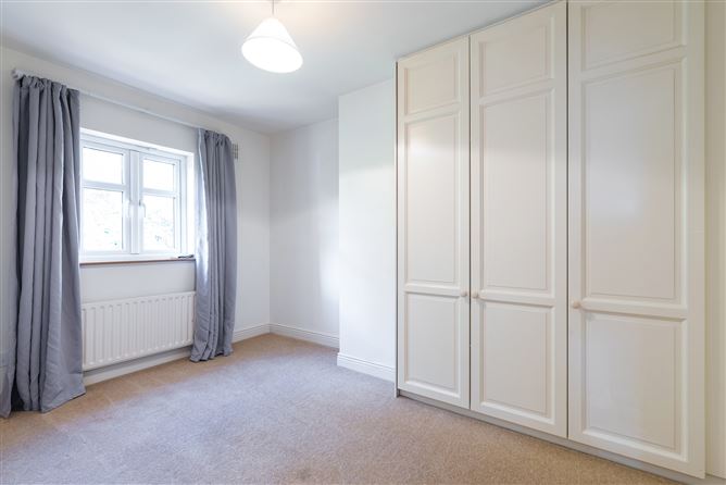 7 Hampton Park, St. Helen's Wood, Booterstown, Dublin