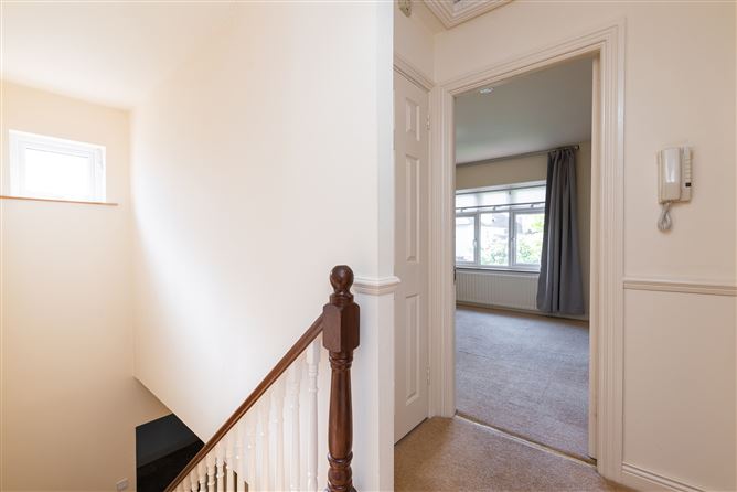 7 Hampton Park, St. Helen's Wood, Booterstown, Dublin