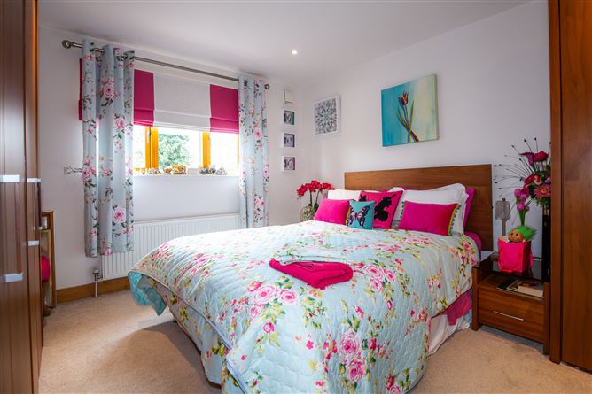 4 Castleknock Mews, Old Navan Road, Castleknock, Dublin 15