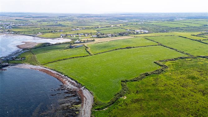 Doonmore House and Lands, Rhynagonnaught Bay, Doonbeg, Co. Clare.