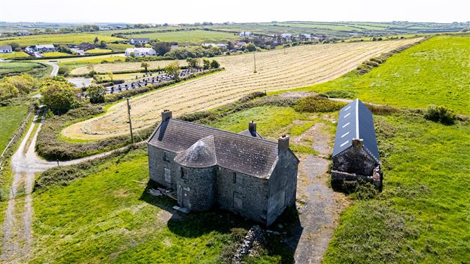 Doonmore House and Lands, Rhynagonnaught Bay, Doonbeg, Co. Clare.